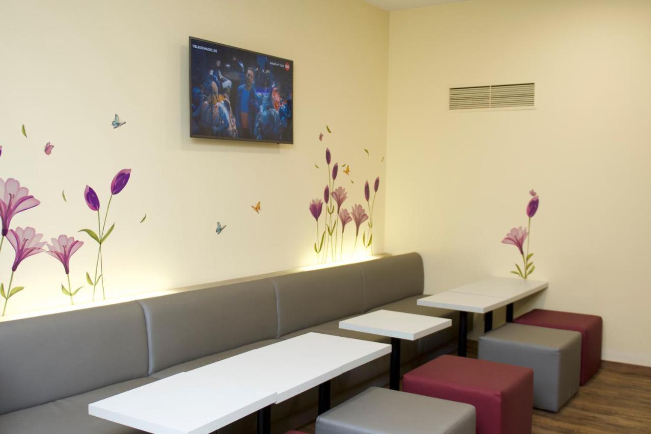 Hotel Colour 3*